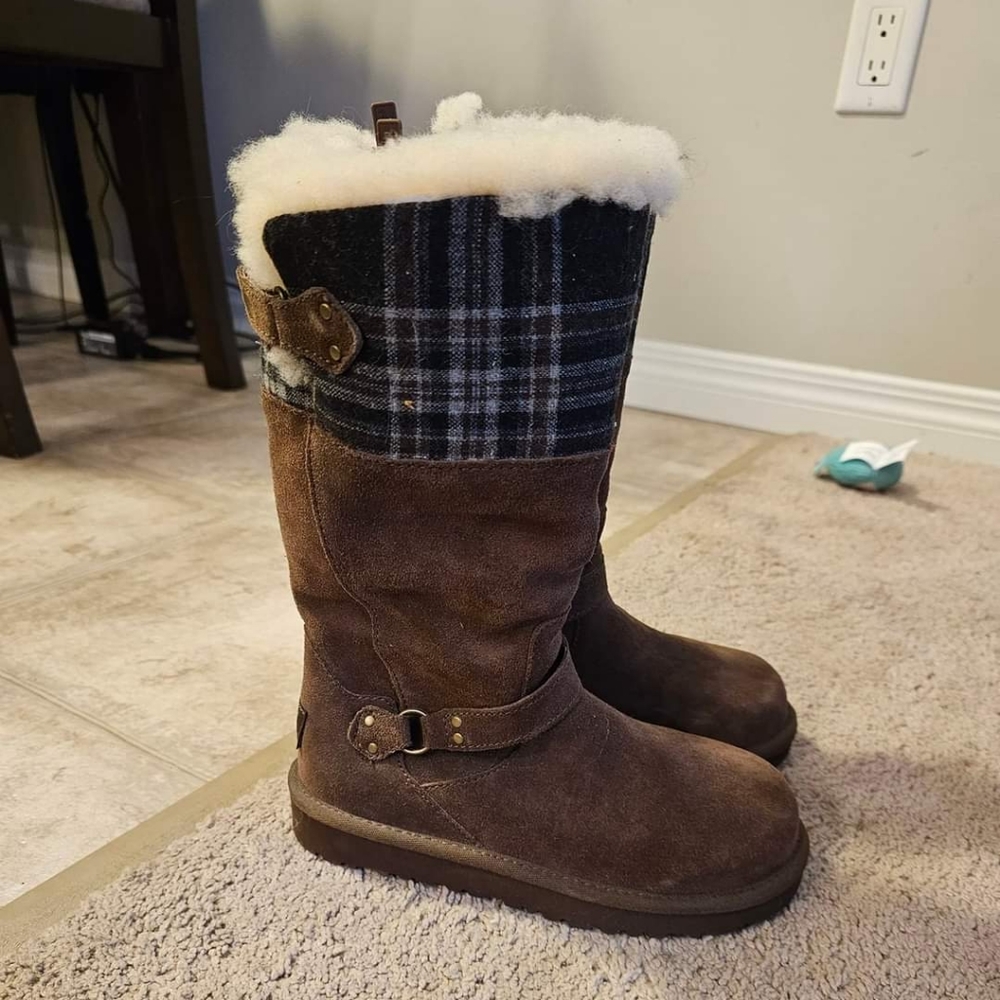 Brand New UGGS - Kids Size 2